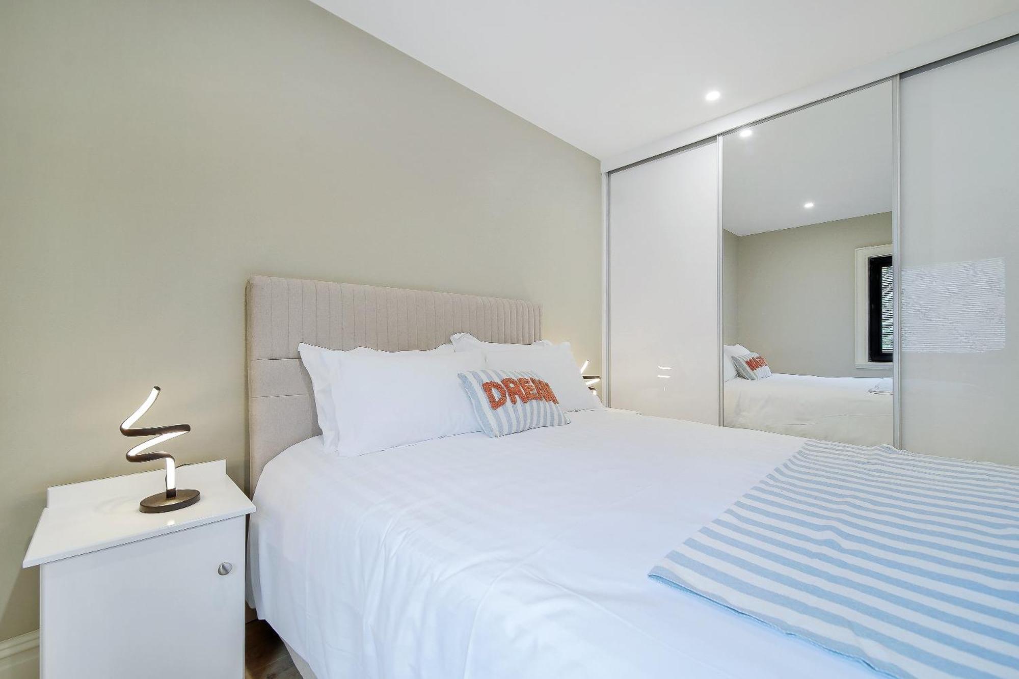 Seaview Lodge Apartment 'Sleeping 4 Guests' Rockstown Exterior photo